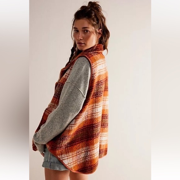 Free People Wrapped Up Blanket Vest We The Free Slouchy Button Front Plaid Rust - Picture 2 of 6
